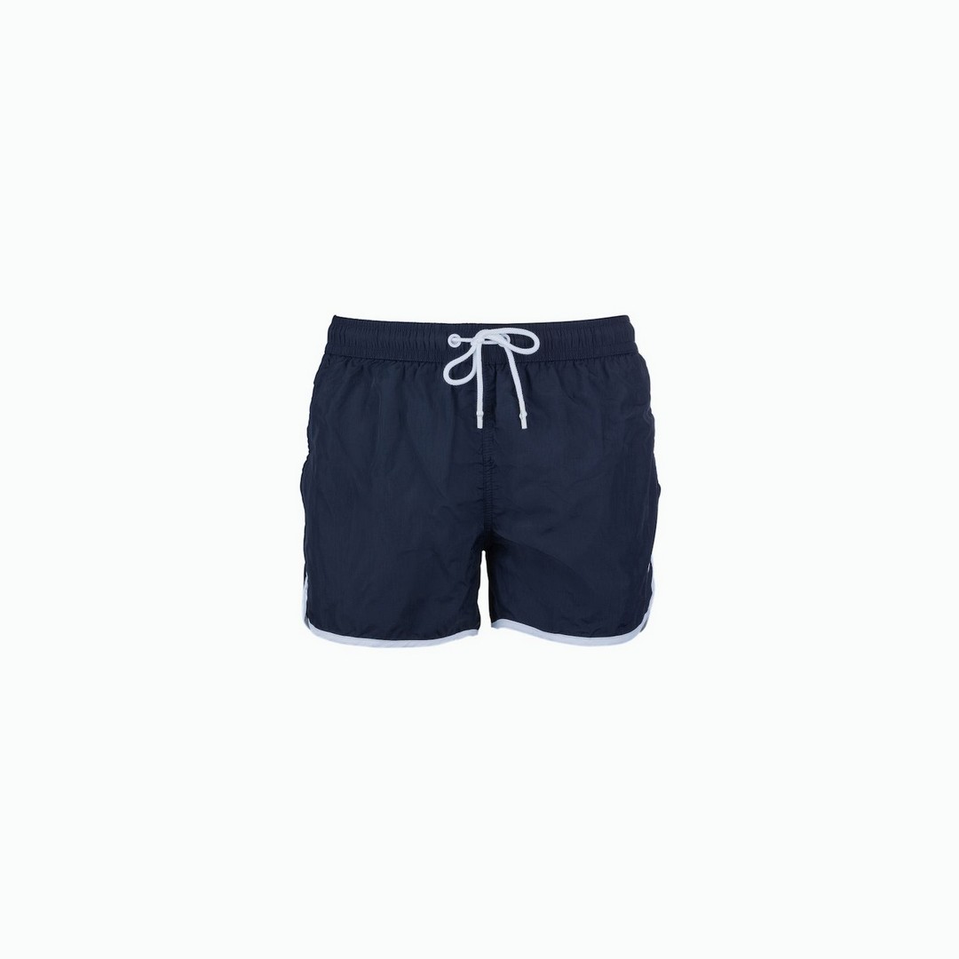 <p>Bañador en nailon 100 %. Dotado de red interna y cinturilla elástica, presenta un corte clásico y termina a mitad del muslo.</p> SLAM BAÑADOR SWIMSUIT C33